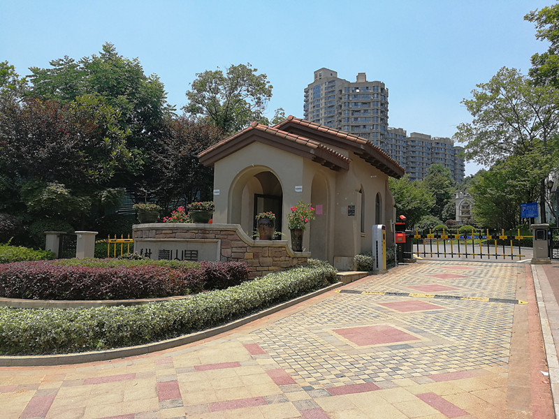 長沙雷隆智能科技有限公司,車牌識別系統(tǒng),停車收費(fèi)系統(tǒng),門禁系統(tǒng),道閘廠家
