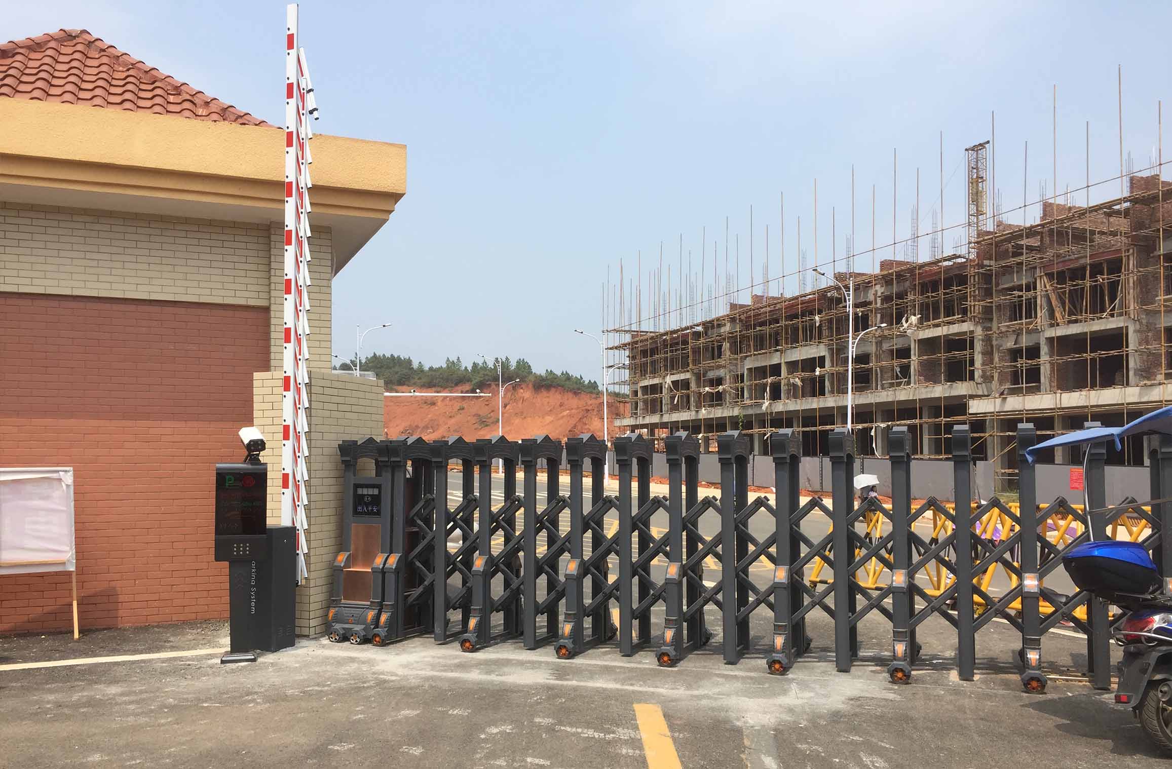 長沙雷隆智能科技有限公司,車牌識(shí)別系統(tǒng),停車收費(fèi)系統(tǒng),車牌識(shí)別一體機(jī),智能通道閘,湖南車牌識(shí)別道閘系統(tǒng),人行通道閘,智能道閘