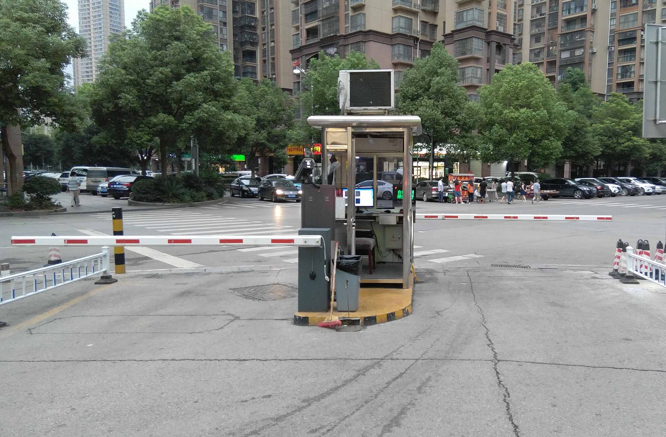 長沙雷隆智能科技有限公司_長沙車牌自動(dòng)識(shí)別系統(tǒng)|長沙停車場管理系統(tǒng)|車牌識(shí)別系統(tǒng)|車牌識(shí)別一體機(jī)|人行通道閘|智能通道閘|停車收費(fèi)系統(tǒng)|智能門禁系統(tǒng) 長沙雷隆智能科技有限公司_長沙車牌自動(dòng)識(shí)別系統(tǒng)|長沙停車場管理系統(tǒng)|車牌識(shí)別系統(tǒng)|車牌識(shí)別一體機(jī)|人行通道閘|智能通道閘|停車收費(fèi)系統(tǒng)|智能門禁系統(tǒng)